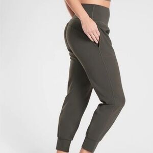 ATHLETA cruise jogger olive green XS womens great condition
